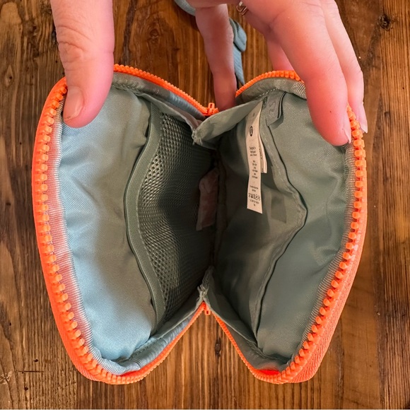 NWOT Lululemon Easy Access Crossbody bag - Picture 2 of 7